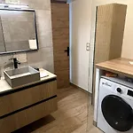 Апартаменты F1 Cozy, 150m De La *