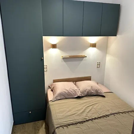 Апартаменты F1 Cozy, 150m De La